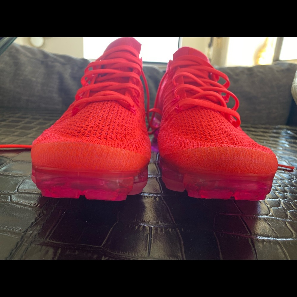 NEW Woman’s 7.5 Nike Air VaporMax Flyknit Hyper Punch / Punk Blast # 849557 - Picture 15 of 16